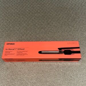 AMIKA CURLING IRON ONE INCH